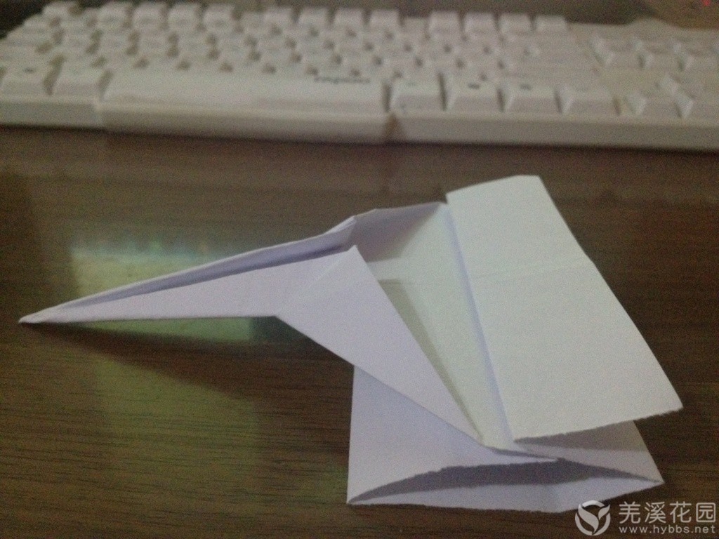 如何折一个飞机展示台 202905q7hiz7hapsf575ok.jpg